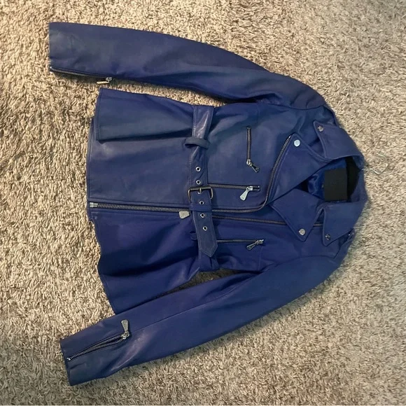 Women’s Alexander McQueen authentic leather jacket size 38 is US 2-4